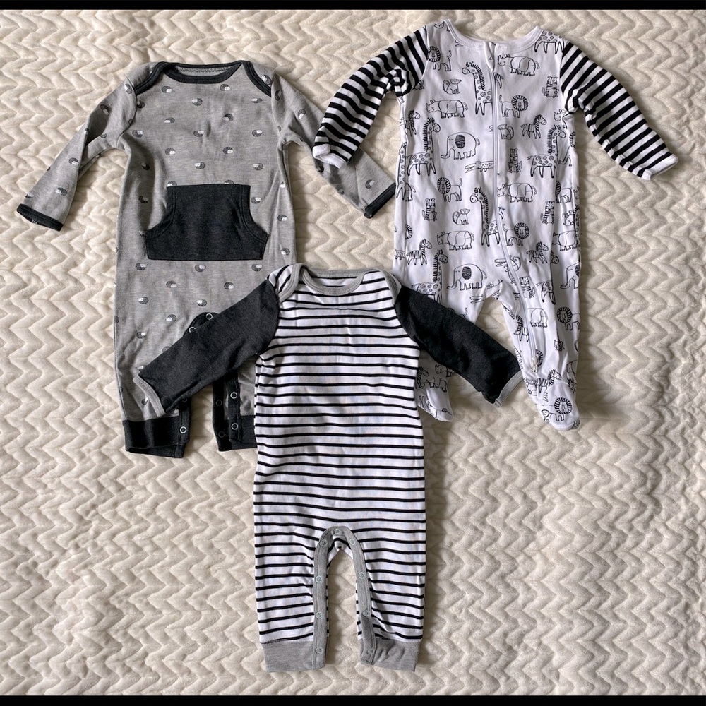 Baby boys lot pajamas, size 6 month